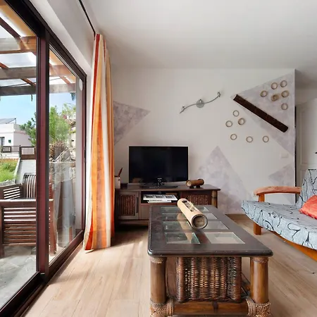Tropical Piso Ana Con Palmera 아파트