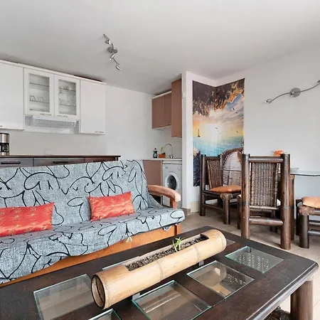 Tropical Piso Ana Con Palmera דירה